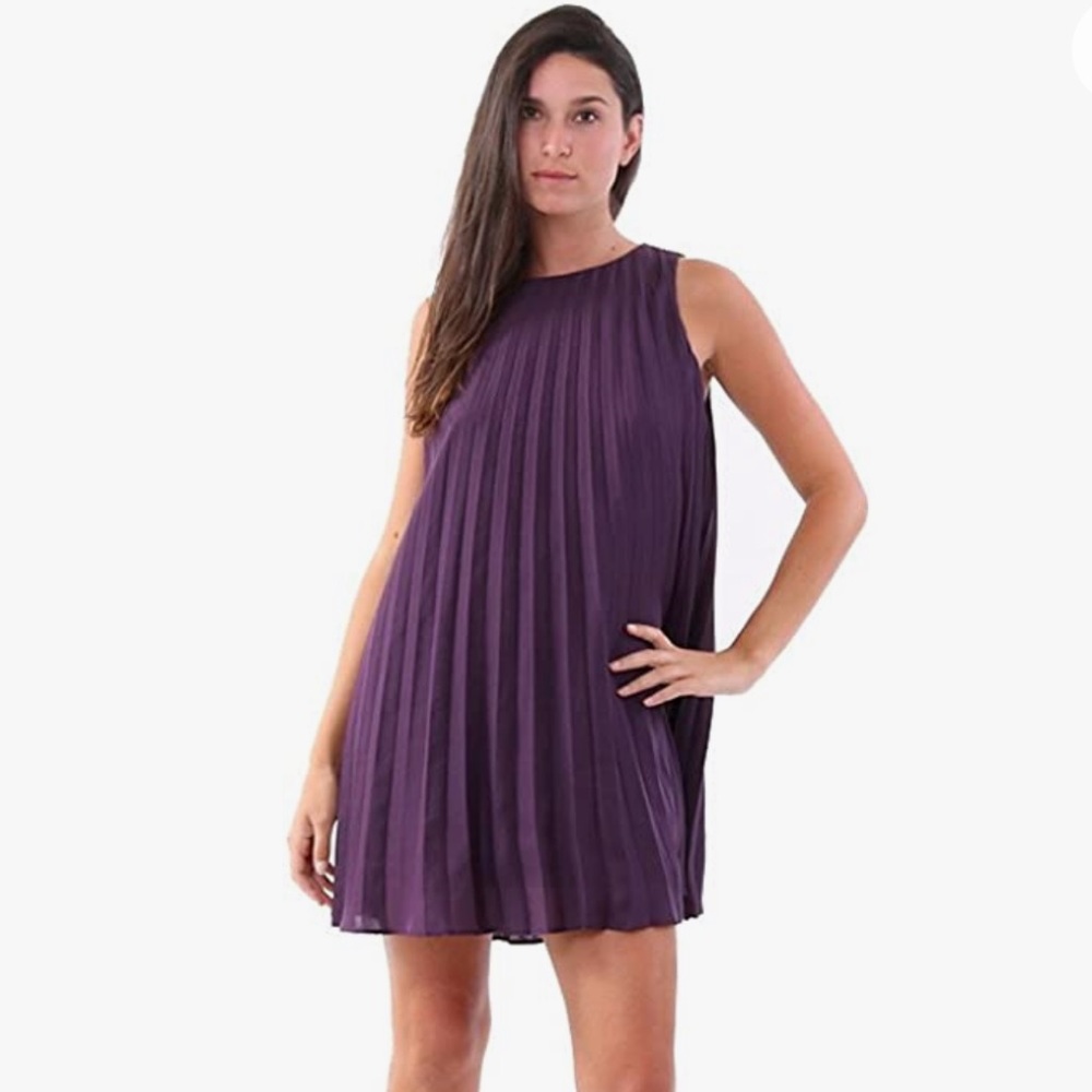 BB Dakota Edisto Pleated Navy Shift Dress.